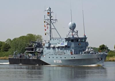 GERMAN WARSHIP M1098