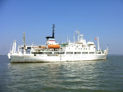 AKADEMIK B.PETROV